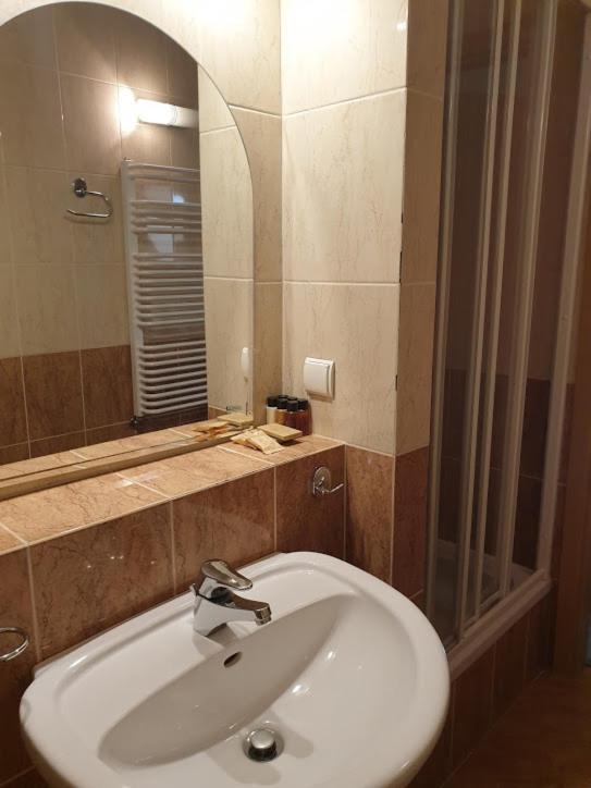 Resort Palac Pod Kampinosem - Blisko Warszawy *